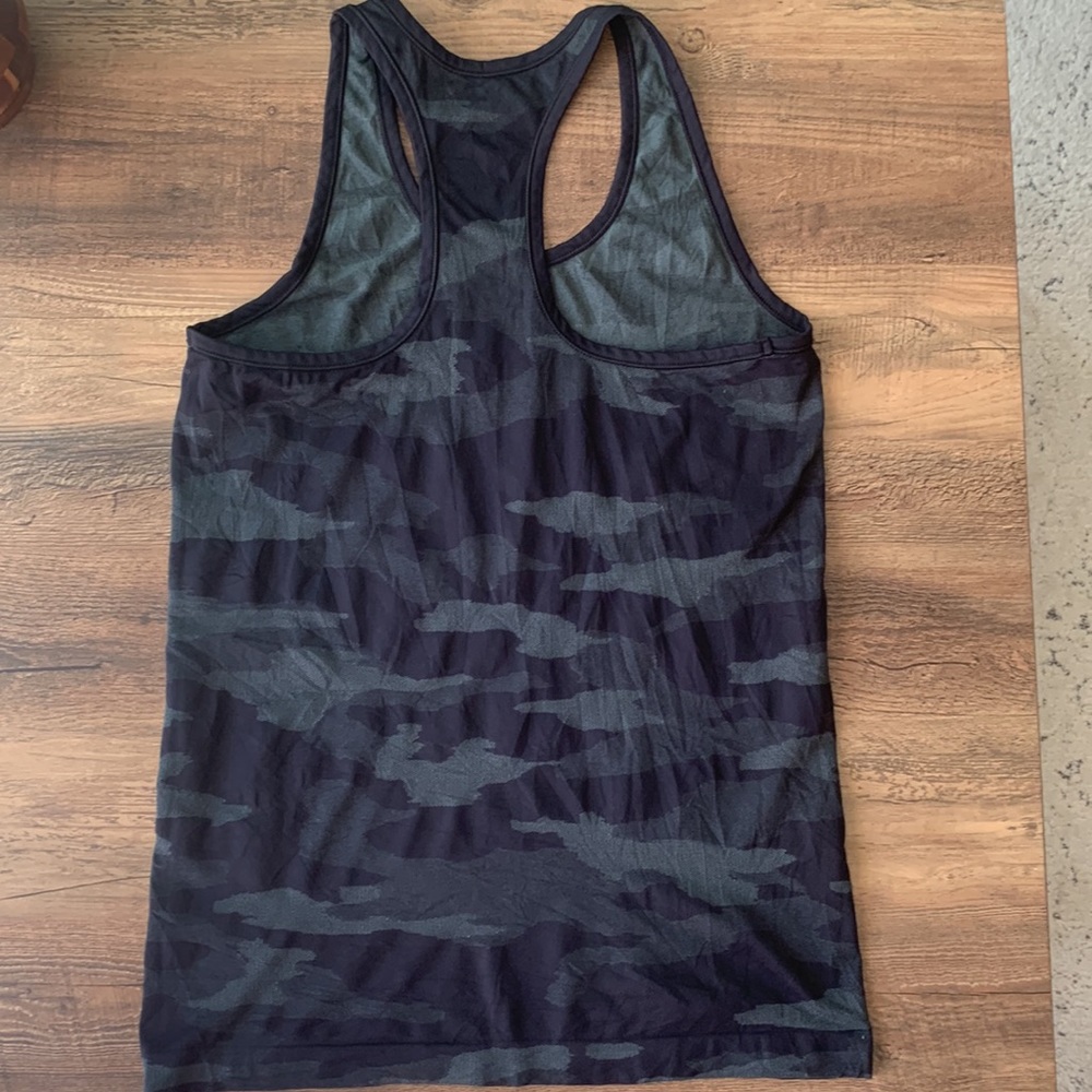 Athleta Momentum Camo Tank Black Gray Racerback - Picture 6 of 6